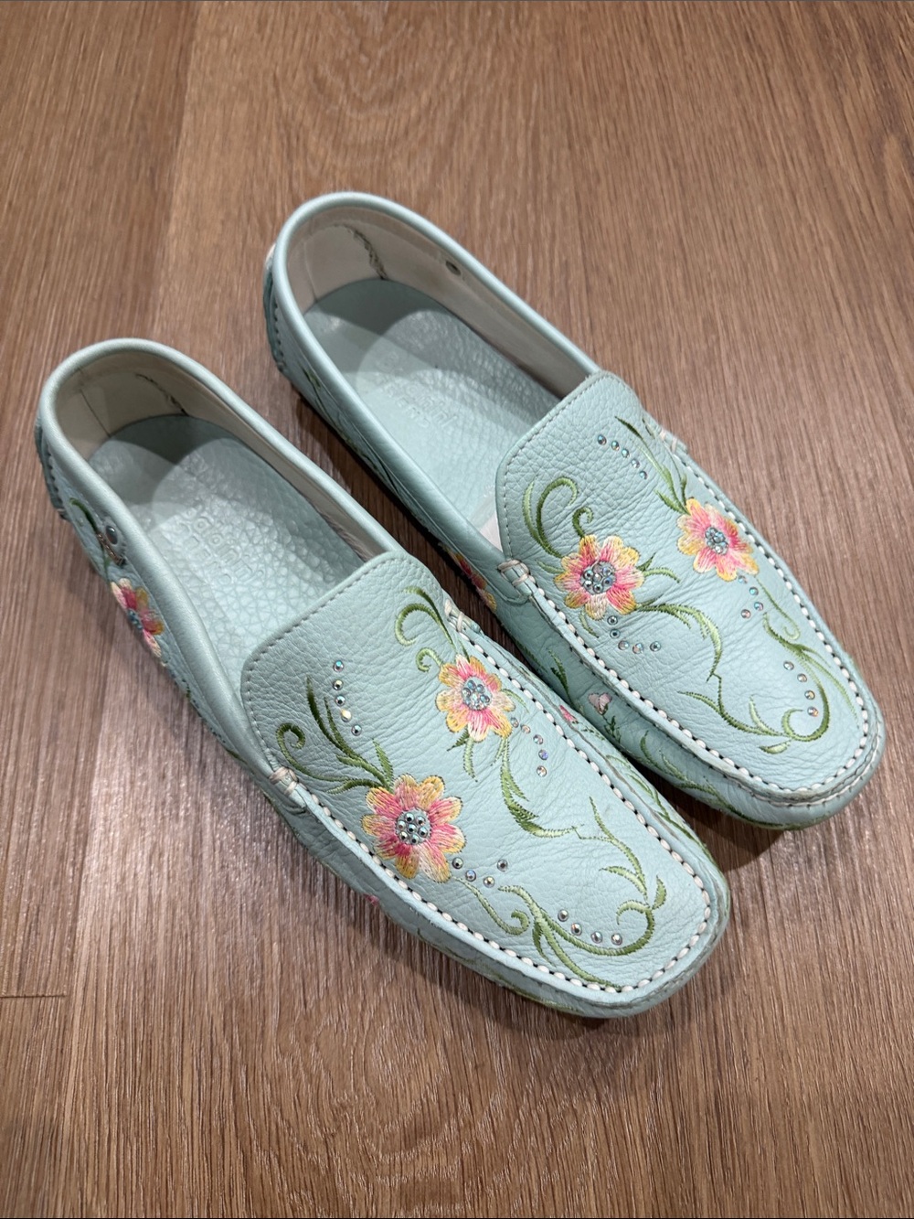 Baldinini Trend women’s embroidered slip on